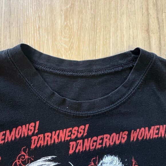 Buffy The Vampire Slayer Women’s Cut Black Shirt Size Small Y2K Goth Retro TV - Picture 3 of 4